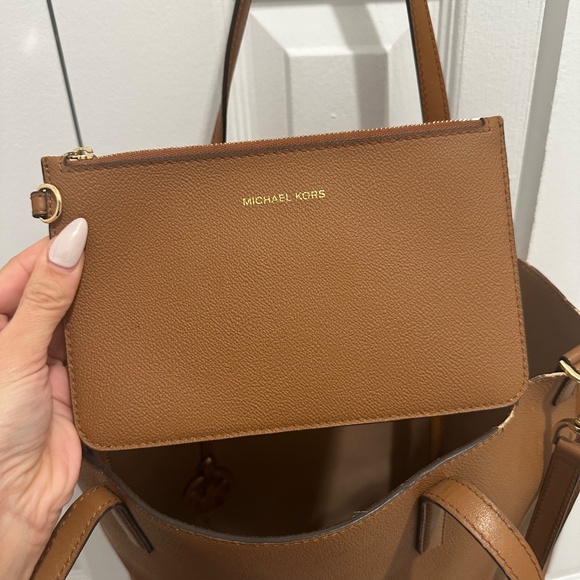 Michael Kors Purse Tote - Picture 4 of 5